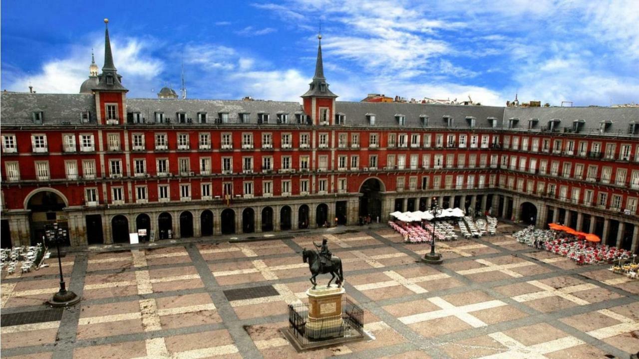 Buhardilla En La Calle Mayor... Centrico Y Con A/A Apartment Madrid Exterior photo